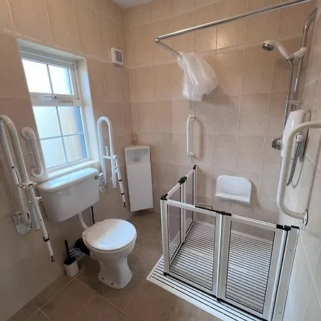 Rose House On Emmett *