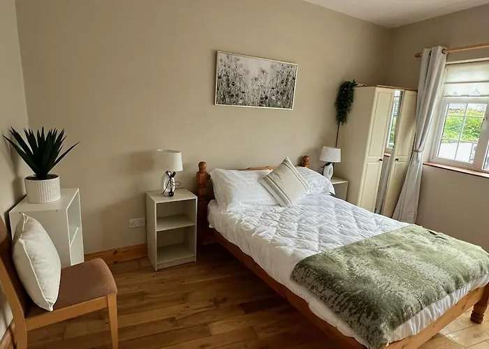 Rose House On Emmett *